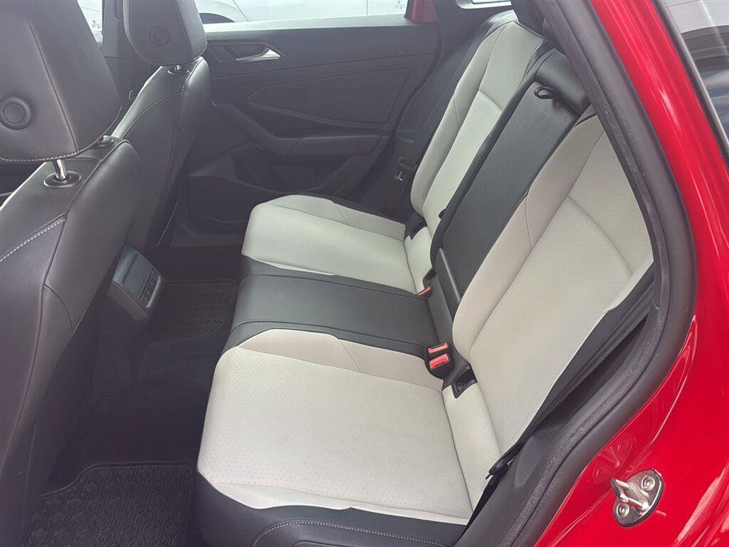 Used 2019 Volkswagen Jetta R-Line w/ R-Line Cold Weather Package FWD image 20