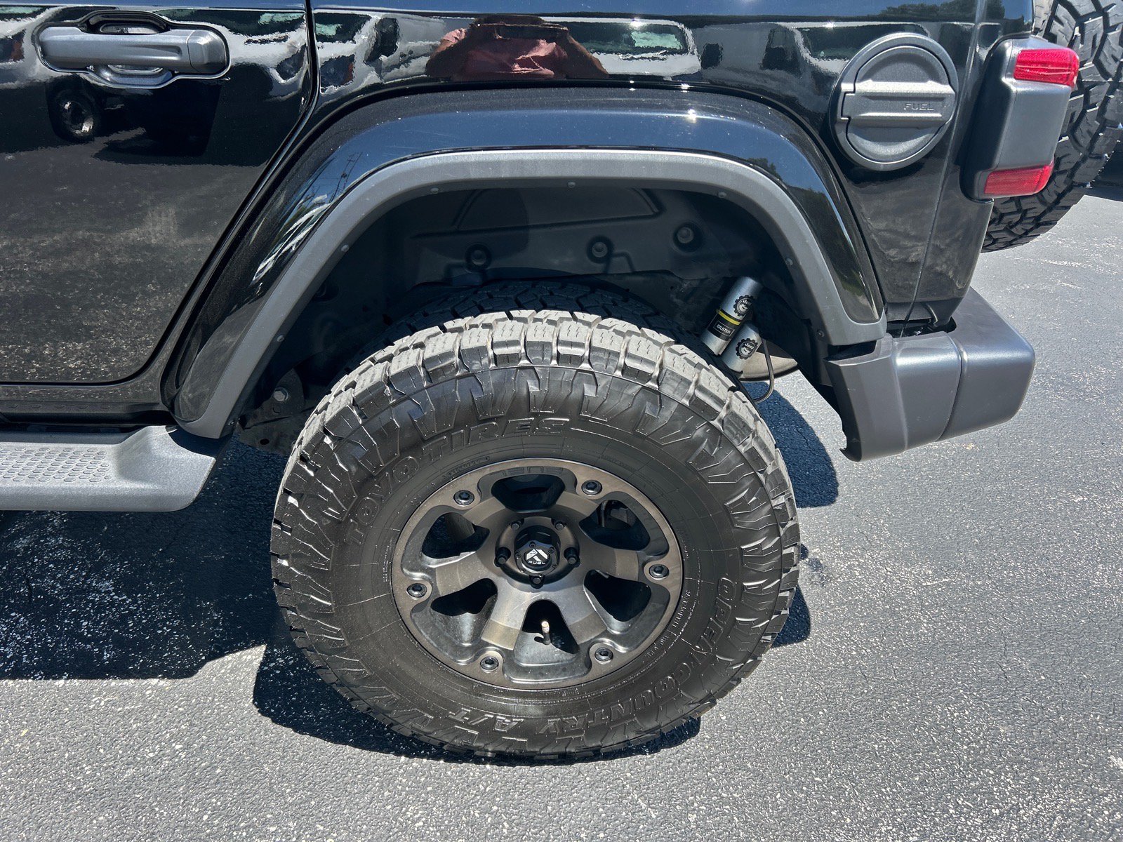 Used 2025 Jeep Wrangler Unlimited Sahara AWD/4WD image 32