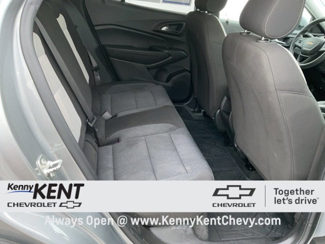 Used 2024 Chevrolet Trax LS w/ LS Convenience Package image 9