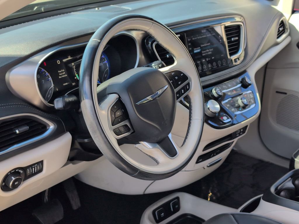 Certified 2018 Chrysler Pacifica Limited w/ Tire & Wheel Group image 12