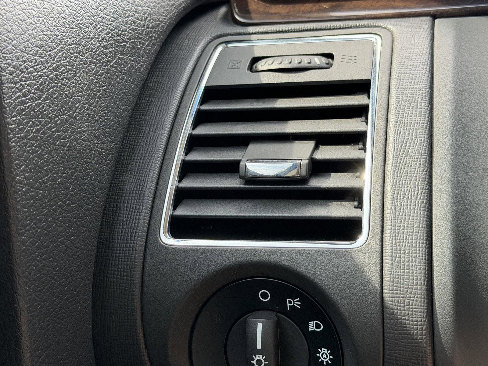 Used 2019 Ford Flex Limited FWD image 19
