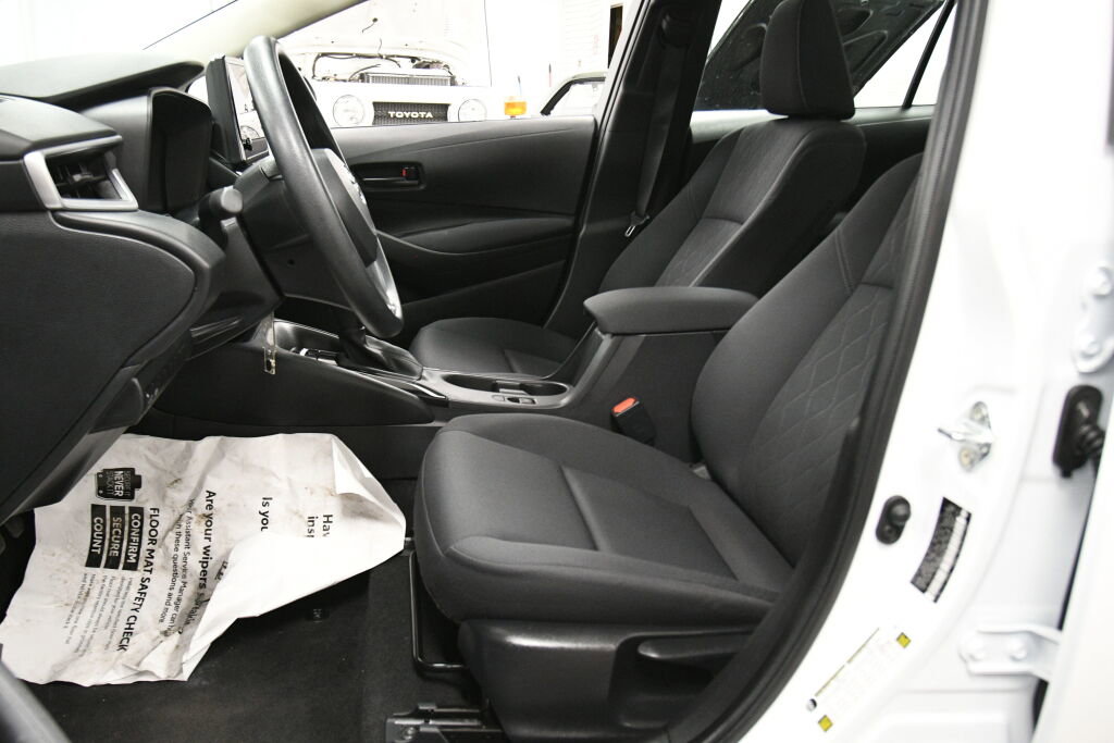 Certified 2024 Toyota Corolla LE image 9