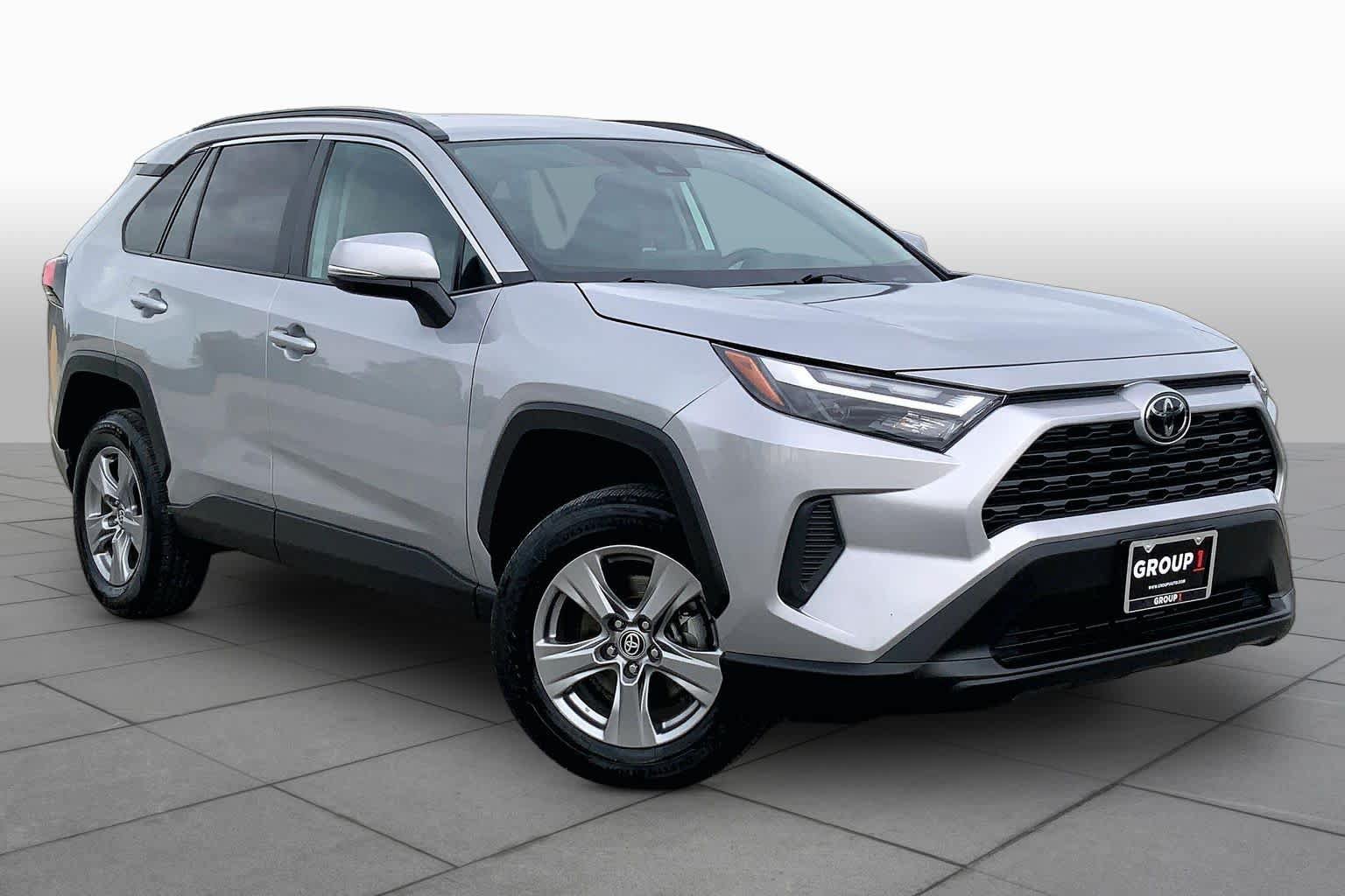 Used 2024 Toyota RAV4 XLE FWD image 2