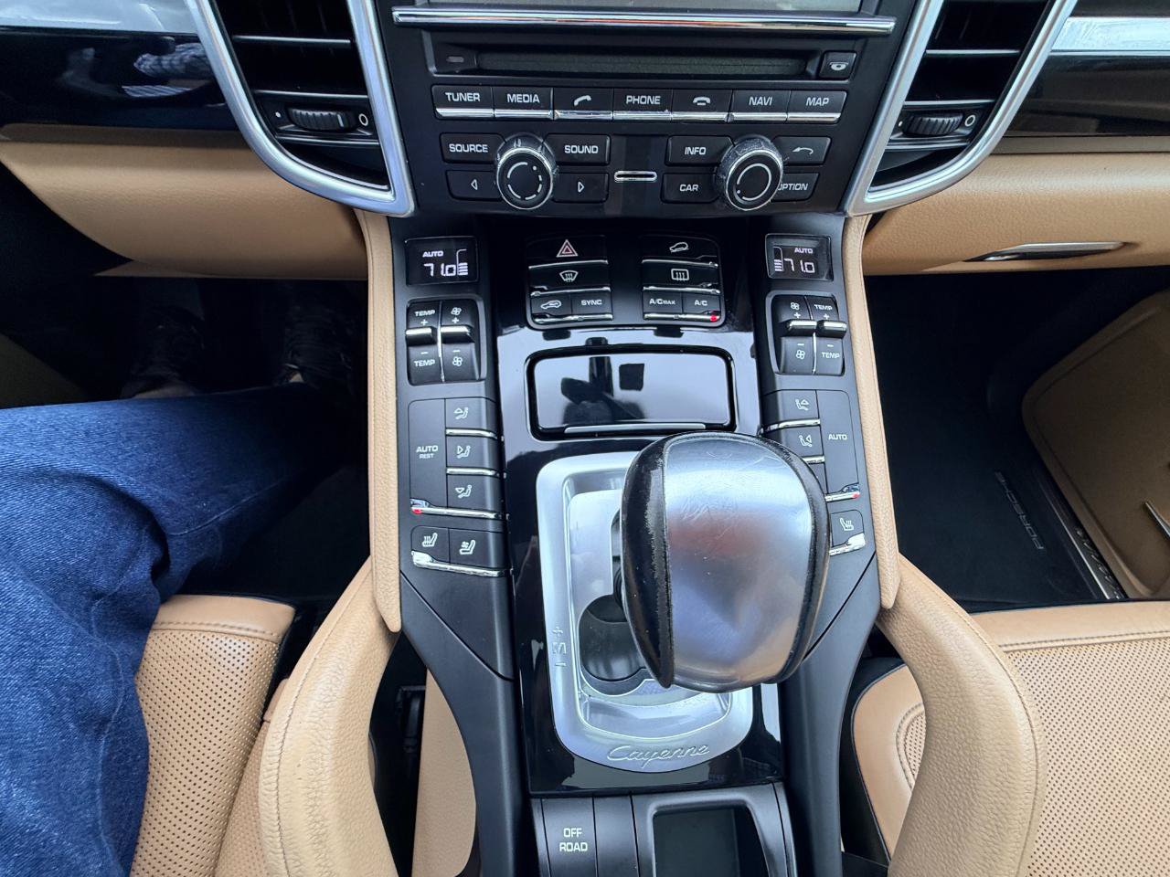 Used 2016 Porsche Cayenne AWD/4WD image 21