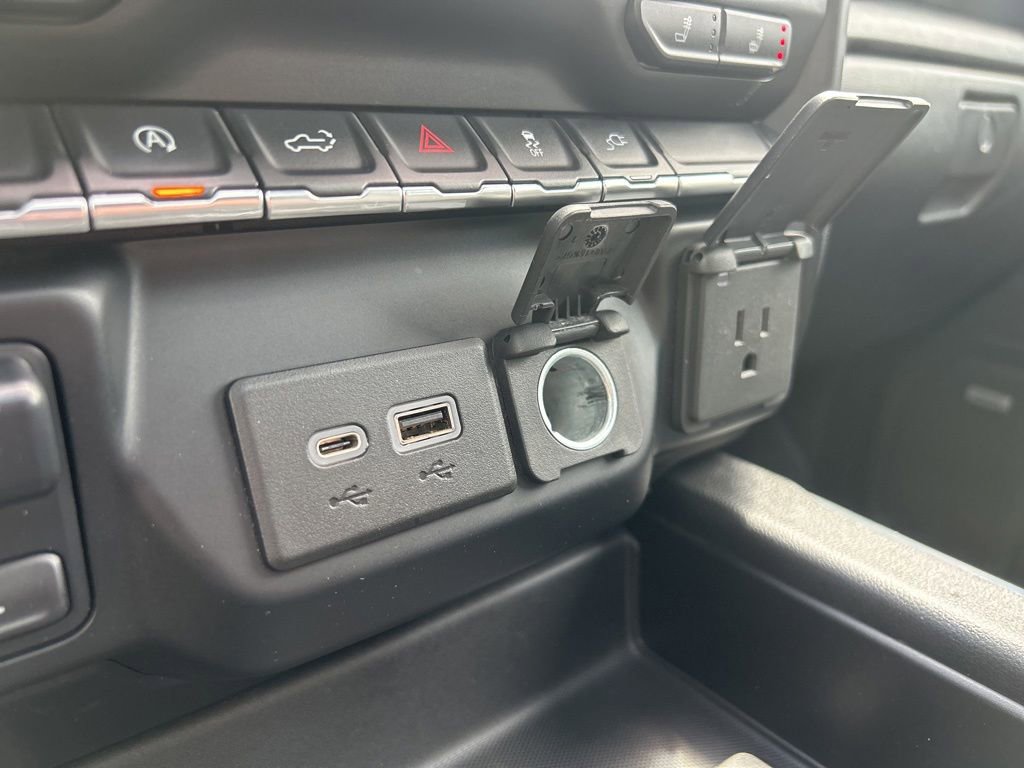Used 2020 Chevrolet Silverado 1500 LT Trail Boss AWD/4WD image 39