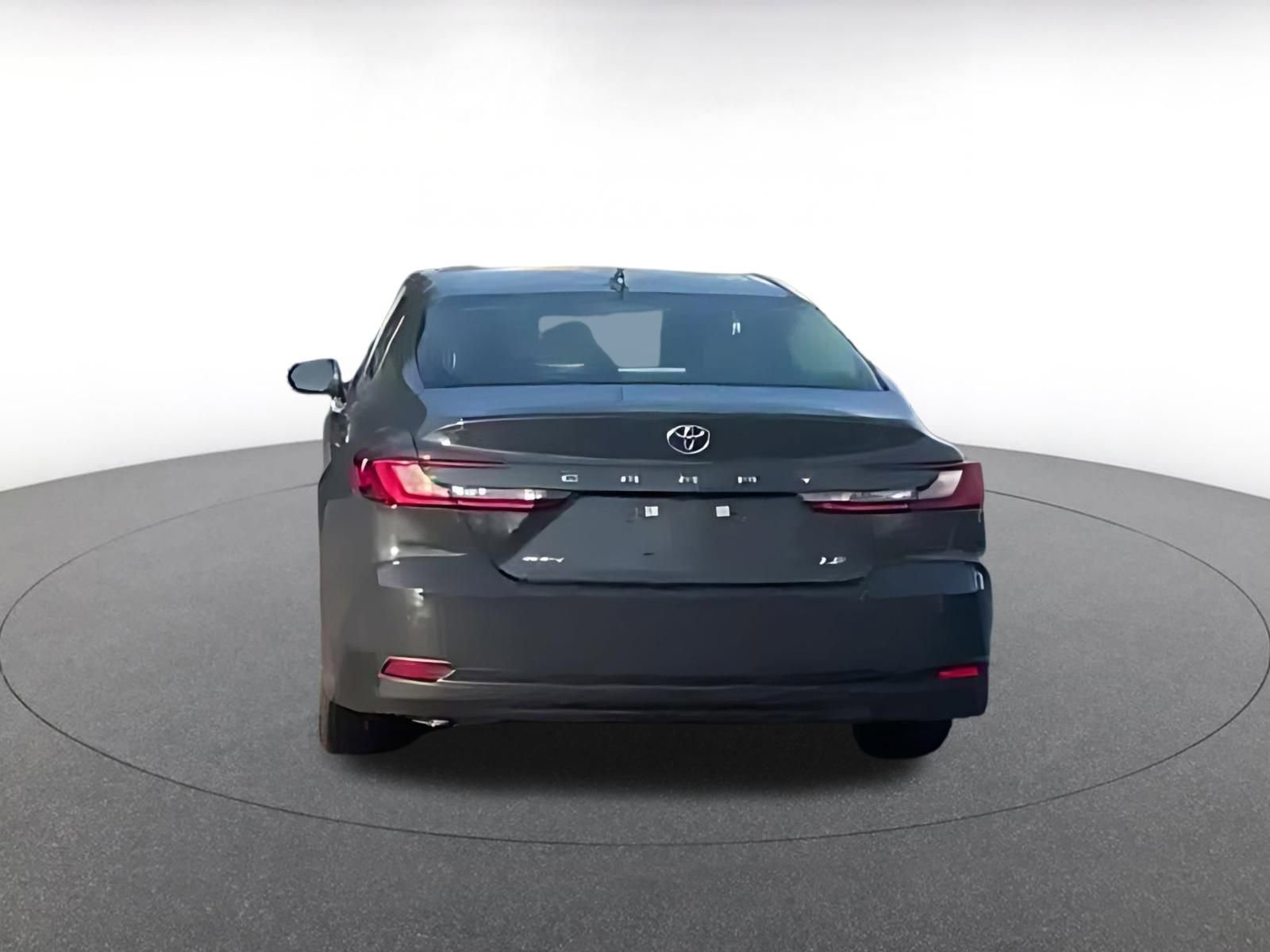 Used 2025 Toyota Camry LE image 7