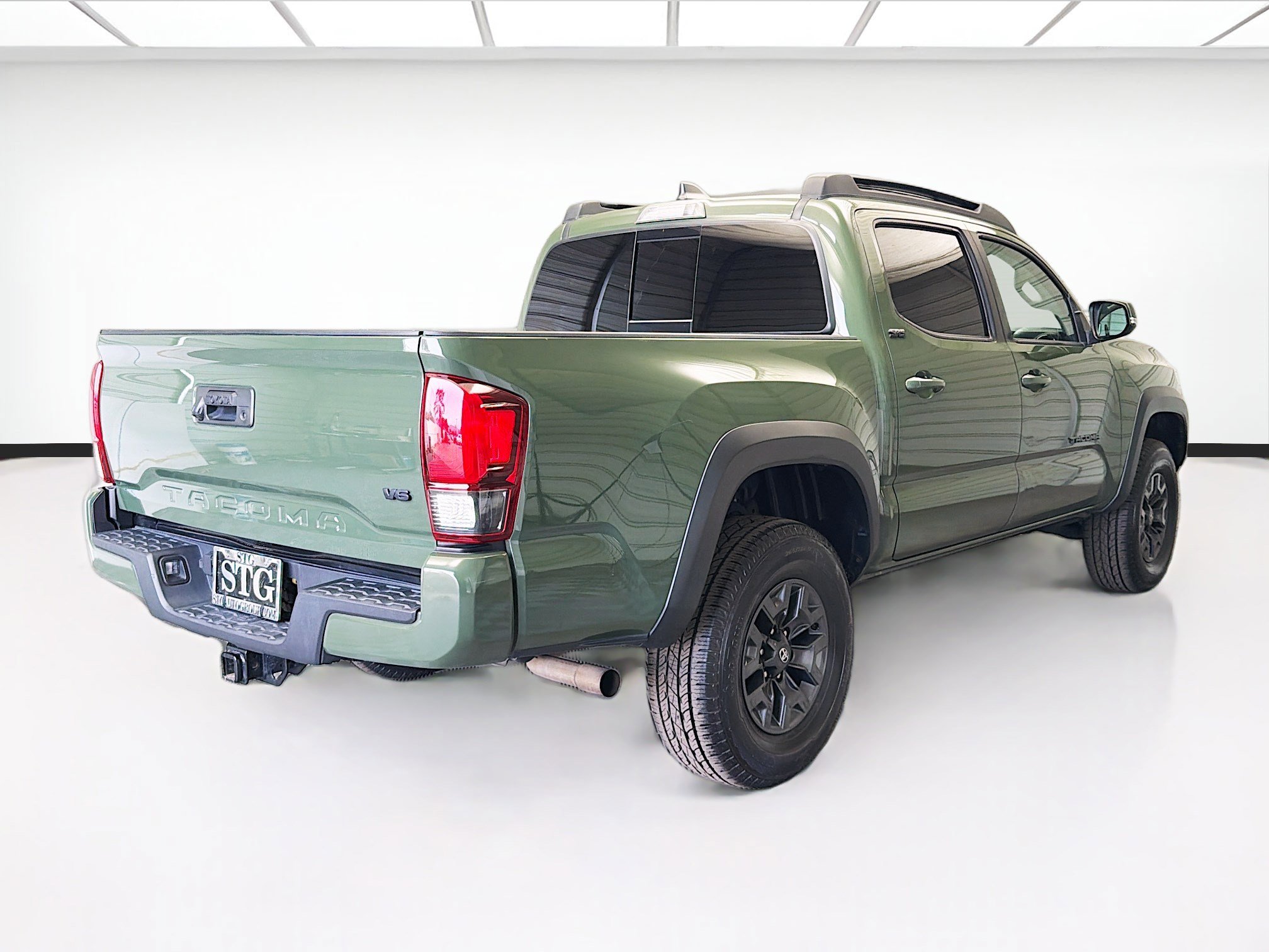 Used 2021 Toyota Tacoma SR5 w/ Trail Edition image 4