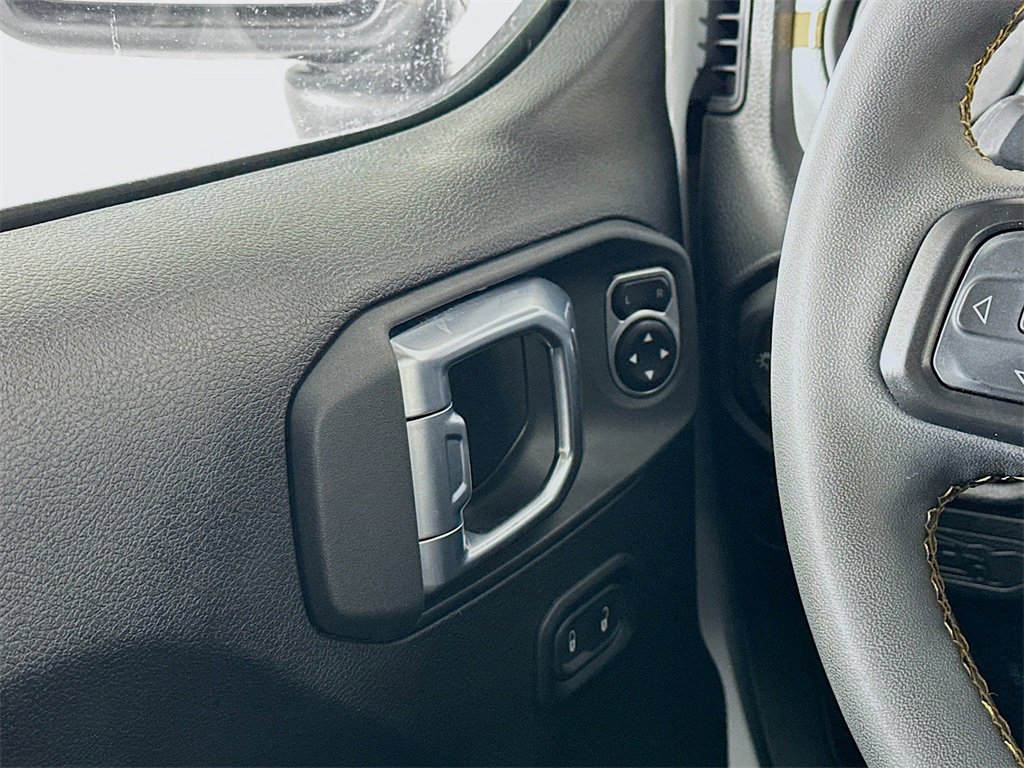 Used 2024 Jeep Wrangler Willys image 15