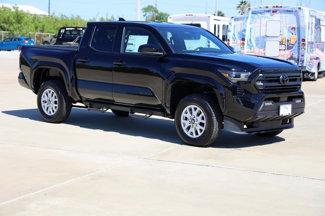 New 2025 Toyota Tacoma SR5