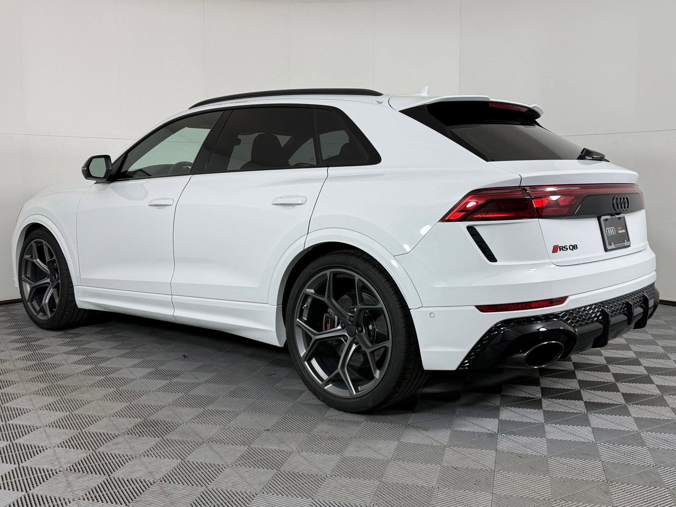New 2026 Audi RS Q8 performance image 3