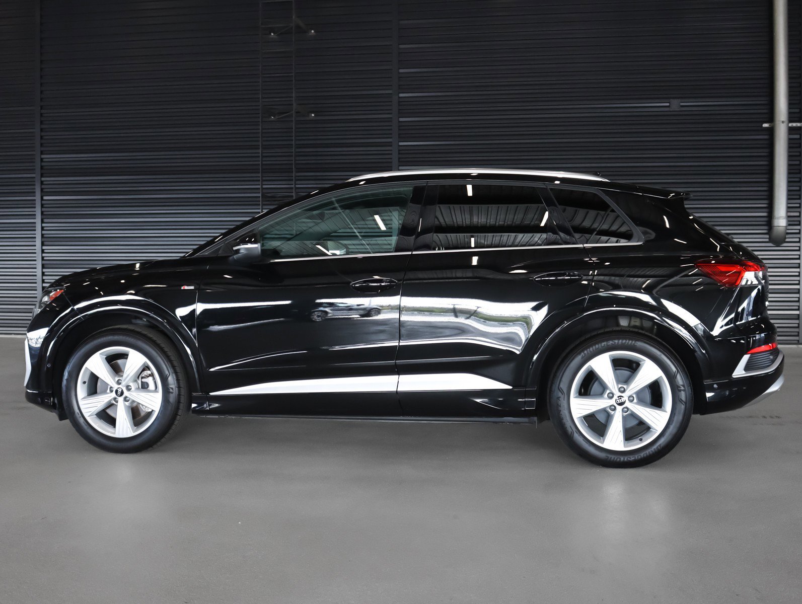 Certified 2024 Audi Q4 e-tron Premium Plus w/ Premium Plus image 9