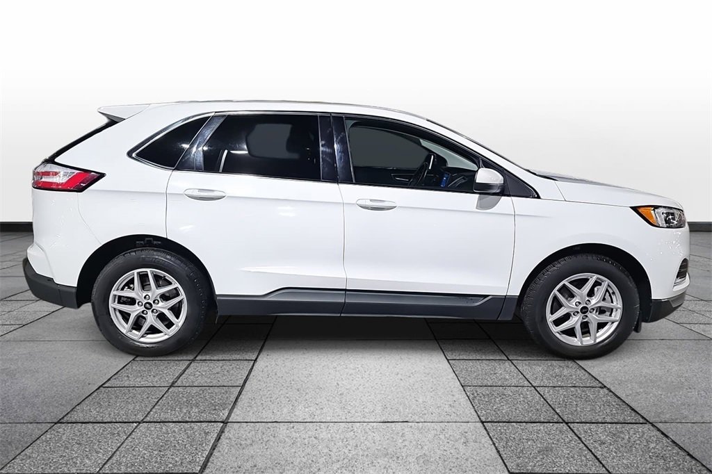 Used 2024 Ford Edge SEL image 4