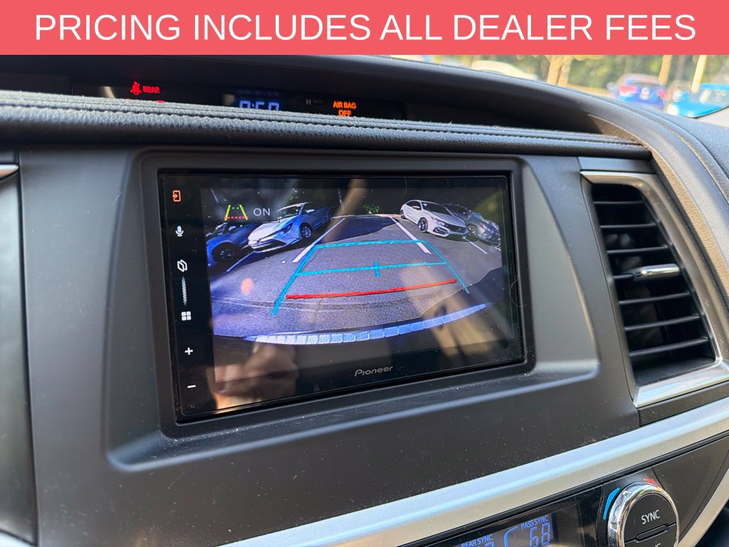 Used 2018 Toyota Highlander XLE FWD image 14