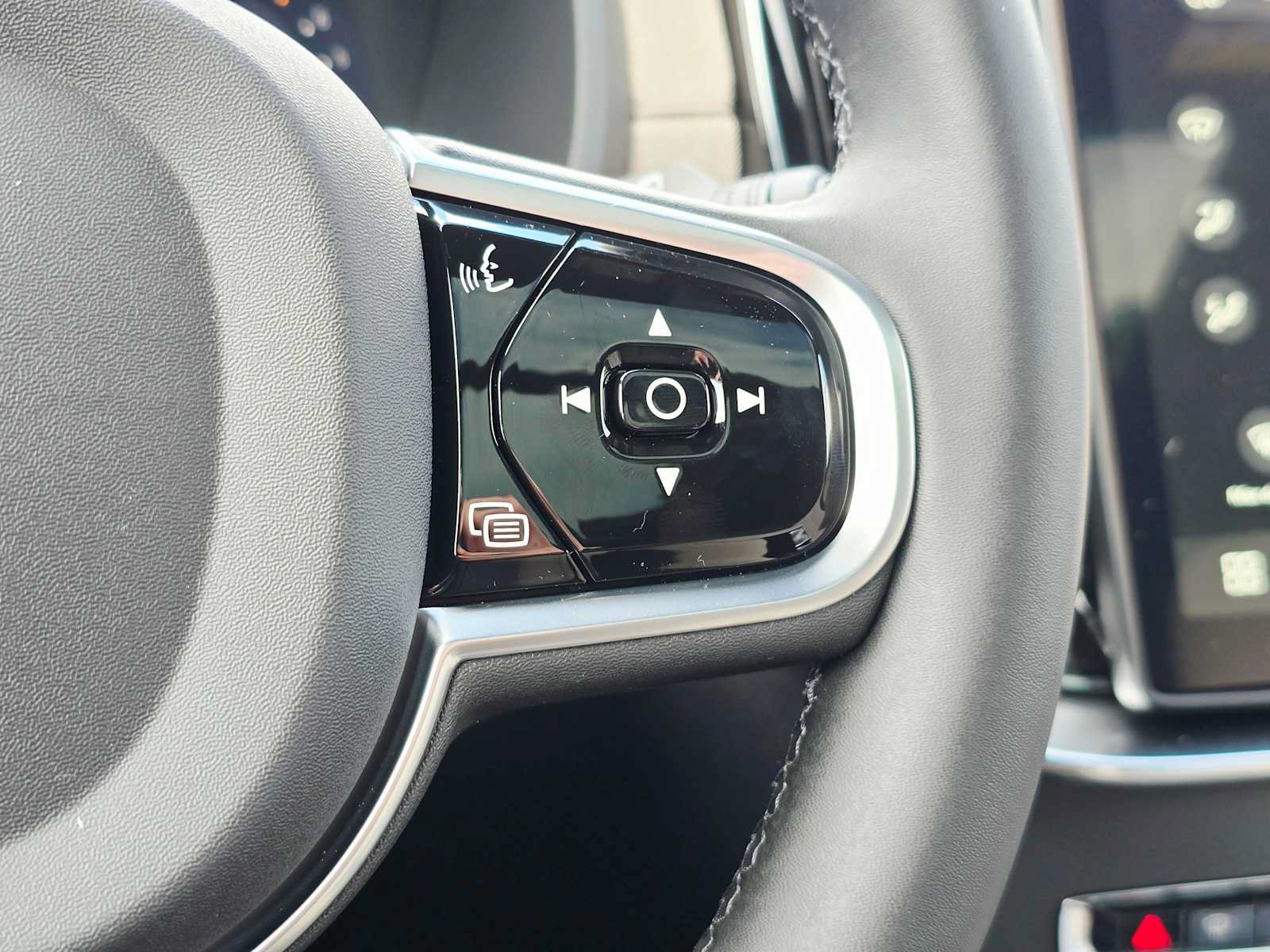 New 2026 Volvo XC90 B6 Plus w/ Protection Package AWD/4WD image 28
