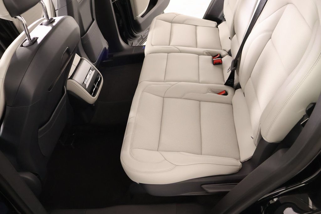 New 2026 Lincoln Nautilus Premier w/ Equipment Group 102A AWD/4WD image 12