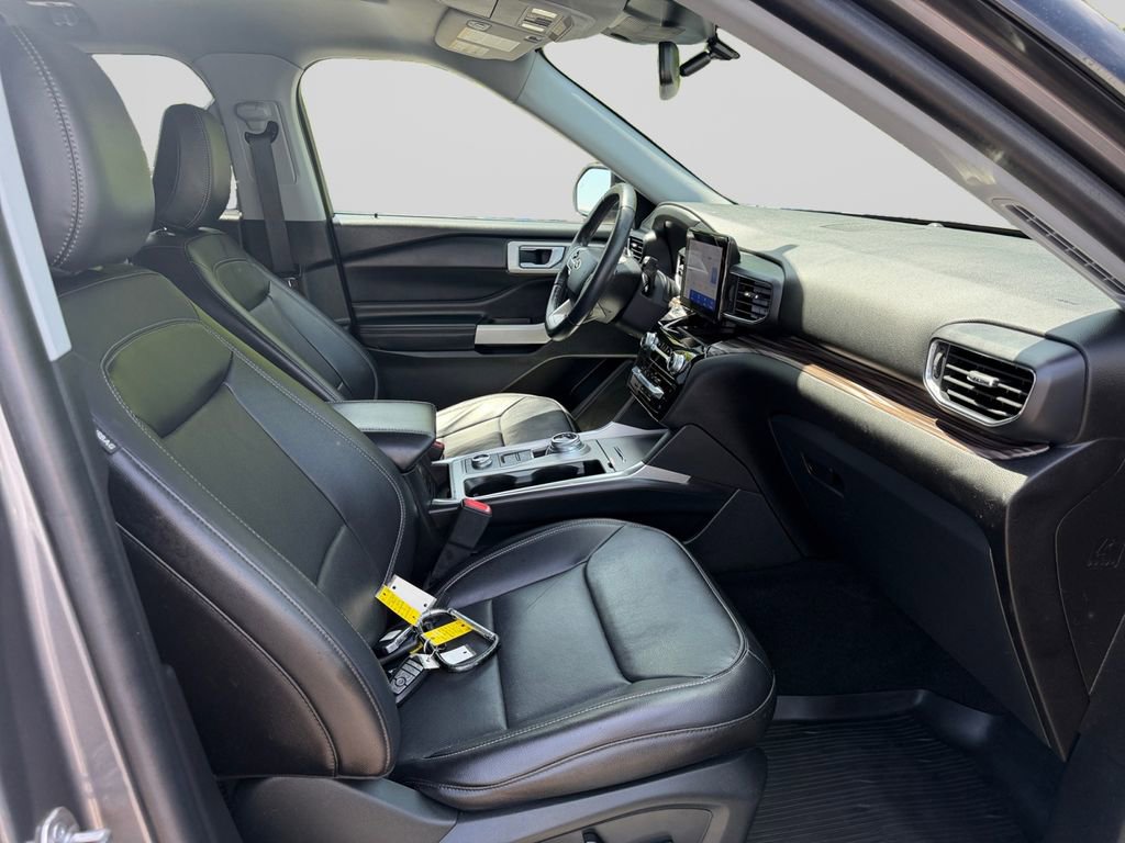 Used 2022 Ford Explorer Limited AWD/4WD image 17