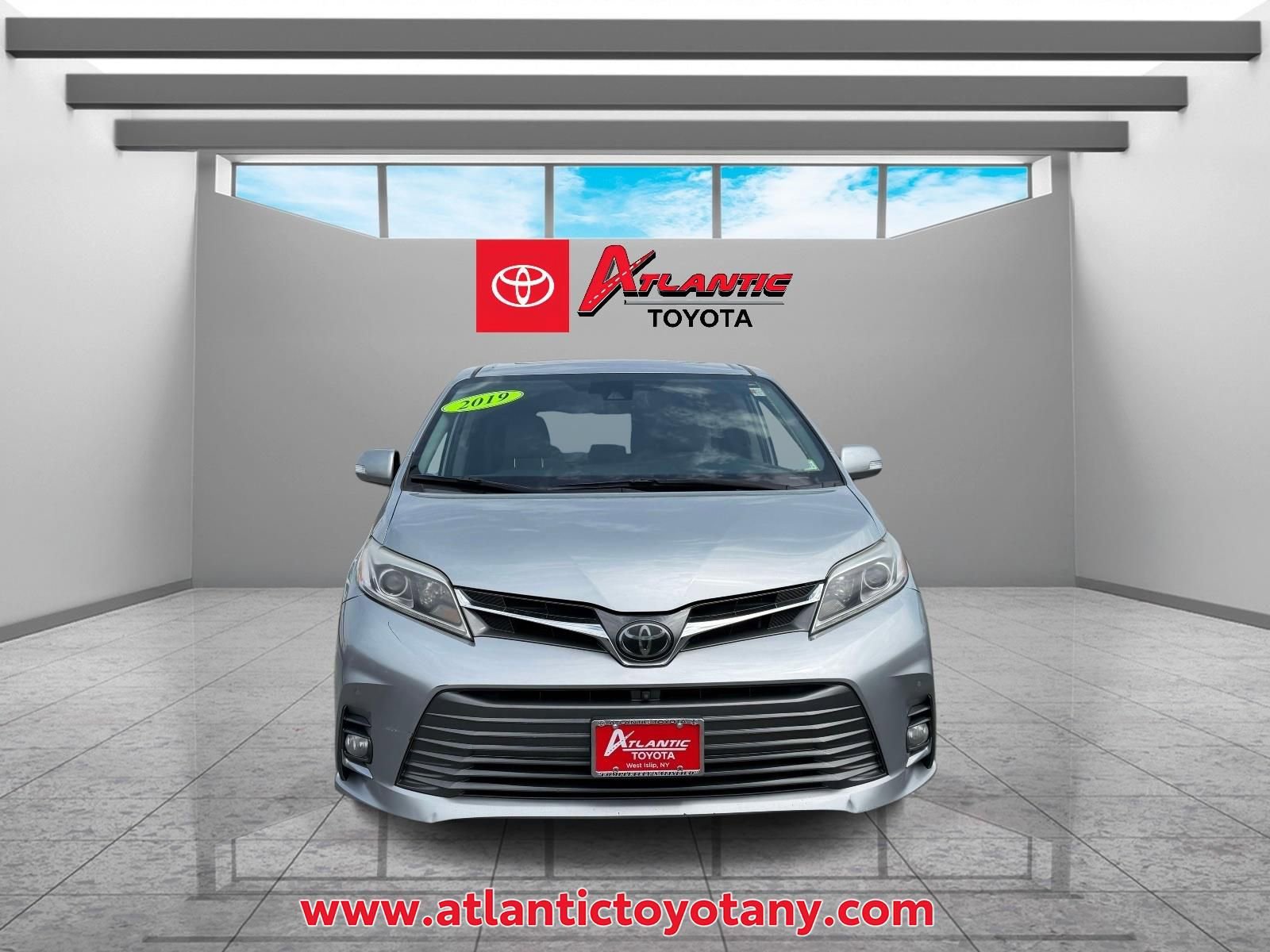 Used 2019 Toyota Sienna Limited Premium AWD/4WD image 2