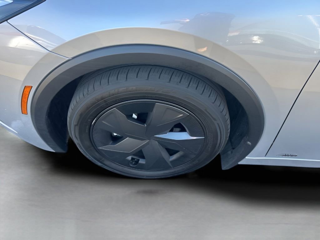 Used 2024 Toyota Prius LE image 16