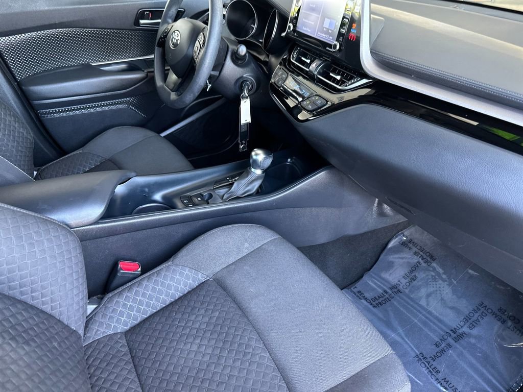 Used 2021 Toyota C-HR LE FWD image 15