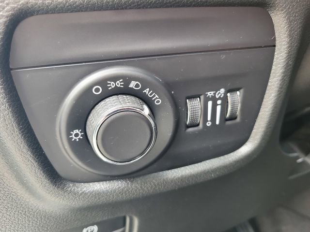 Used 2021 Jeep Grand Cherokee L Laredo AWD/4WD image 17