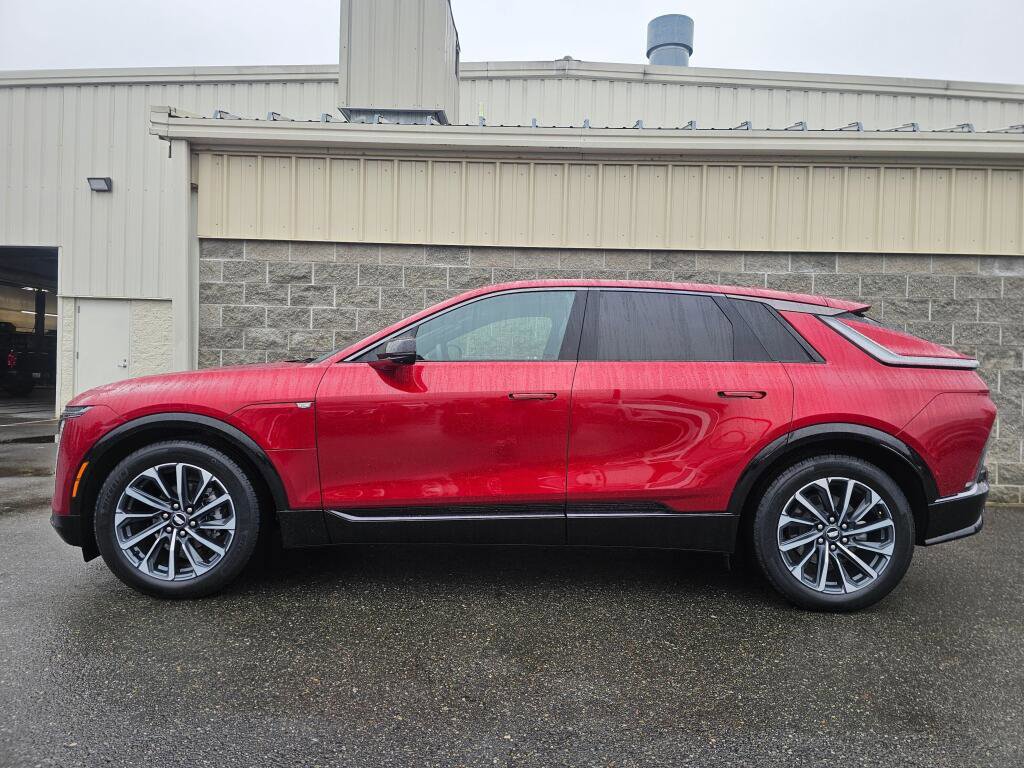 Certified 2024 Cadillac Lyriq Sport w/ LPO, Floor Liner Package image 4