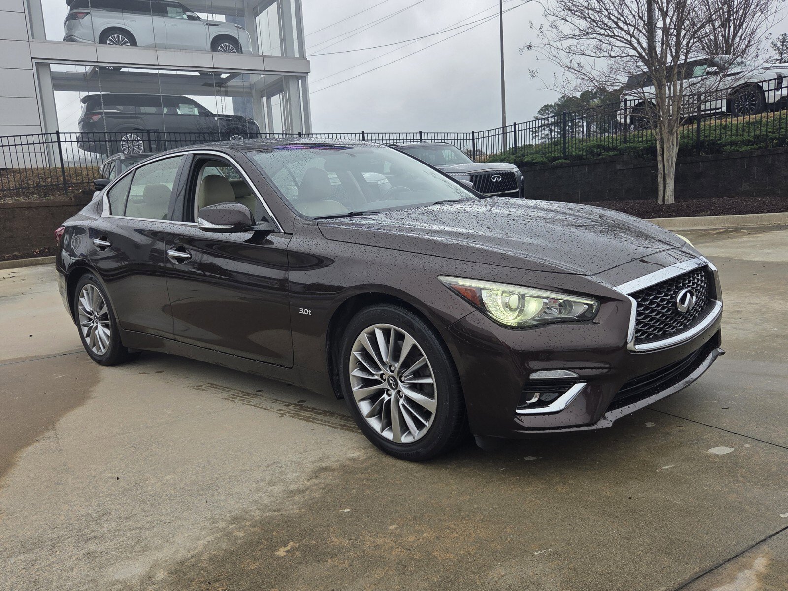 Used 2018 INFINITI Q50 Luxe w/ Essential Package (3.0T Luxe) image 4