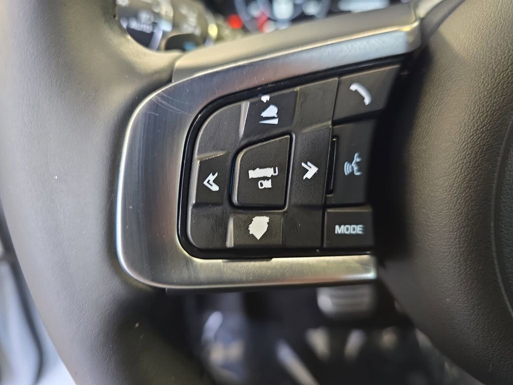 Used 2020 Jaguar E-PACE Checkered Flag AWD/4WD image 17