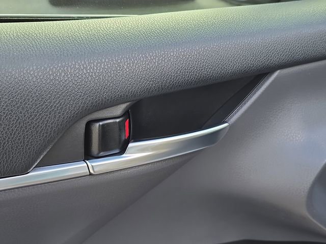 Used 2021 Toyota Camry LE FWD image 18