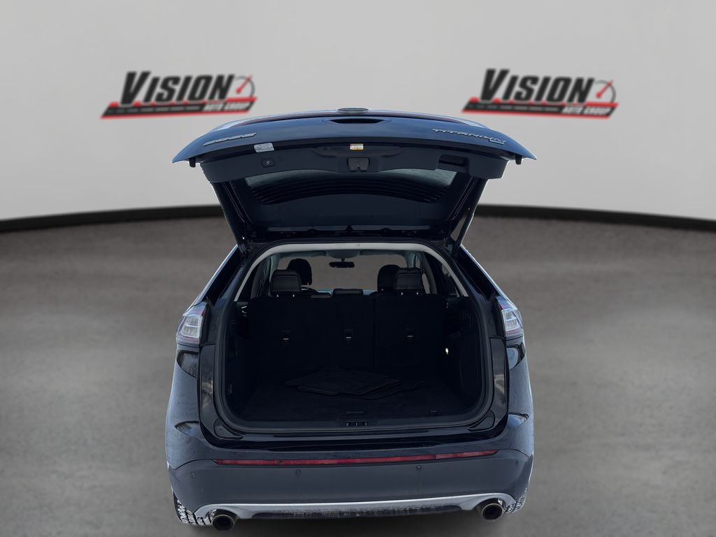 Used 2016 Ford Edge Titanium w/ Technology Package image 11