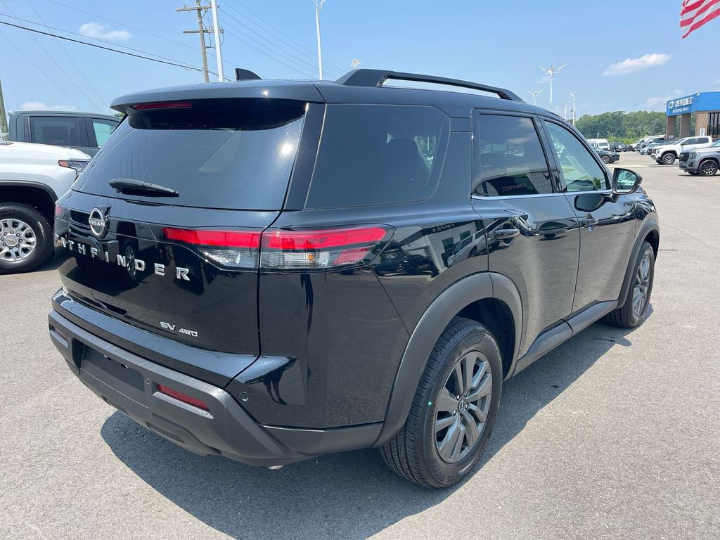 Used 2024 Nissan Pathfinder SV image 5