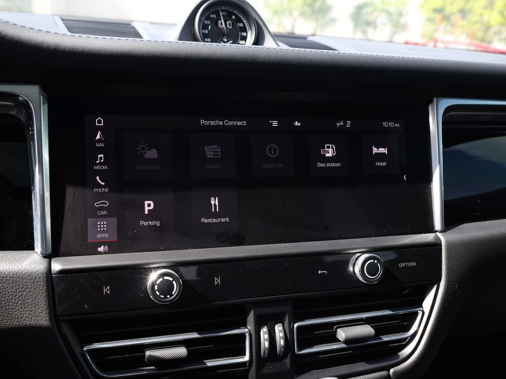 Used 2025 Porsche Macan Turbo AWD/4WD image 29