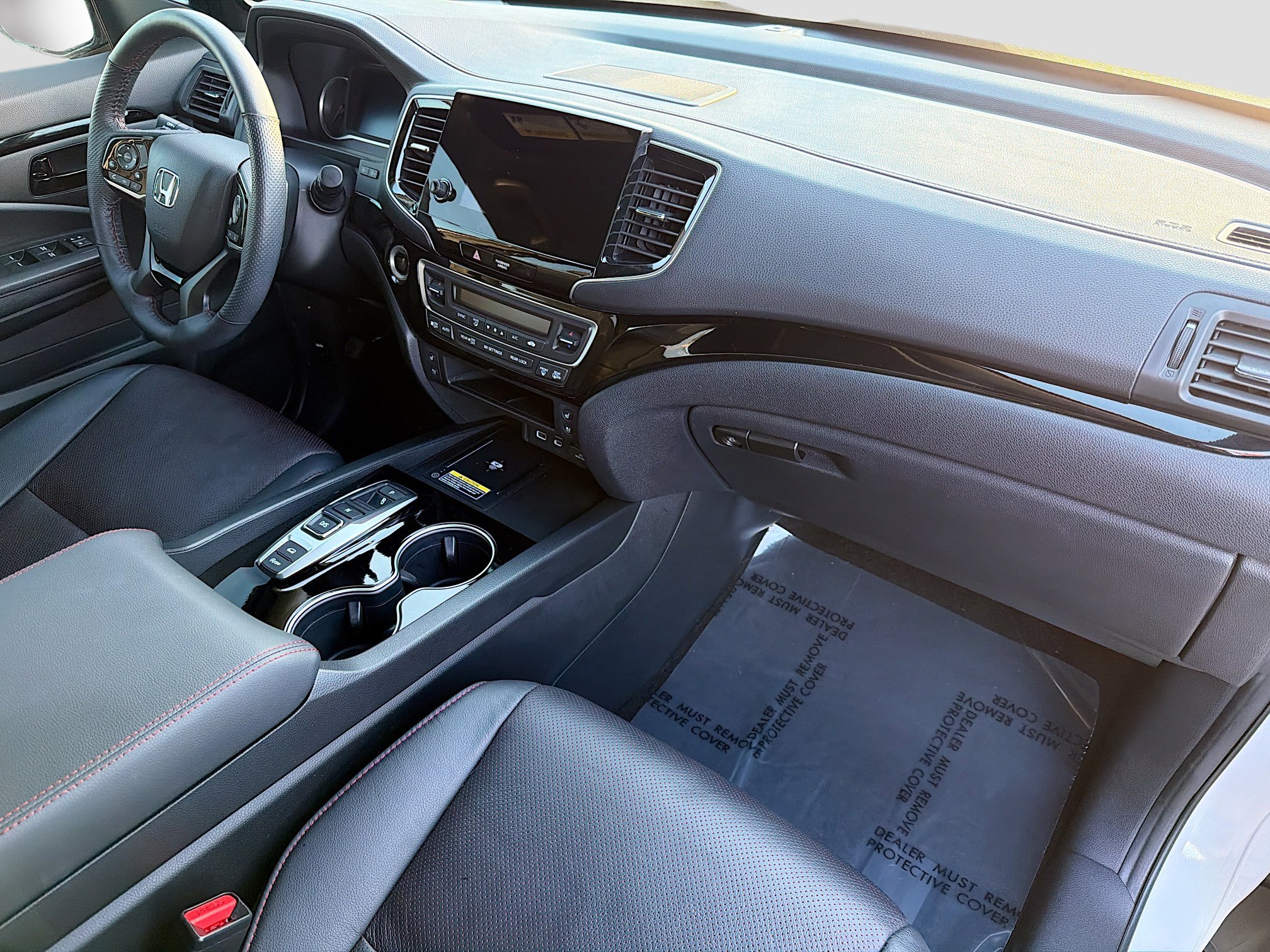 Used 2025 Honda Passport Black Edition image 13