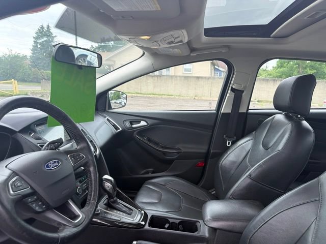 Used 2017 Ford Focus Titanium FWD image 23