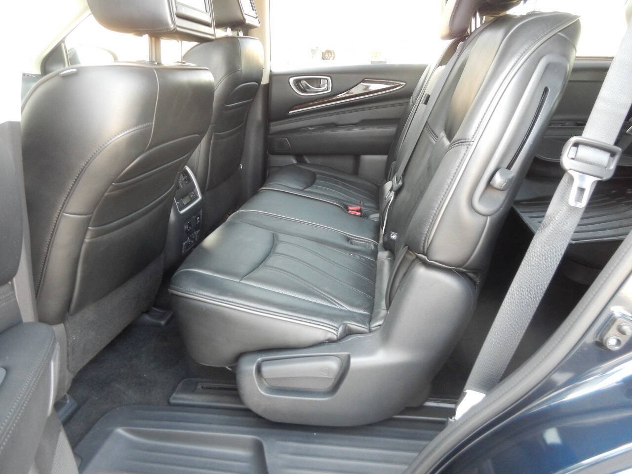 Used 2015 INFINITI QX60 Luxe w/ Deluxe Touring Package AWD/4WD image 34