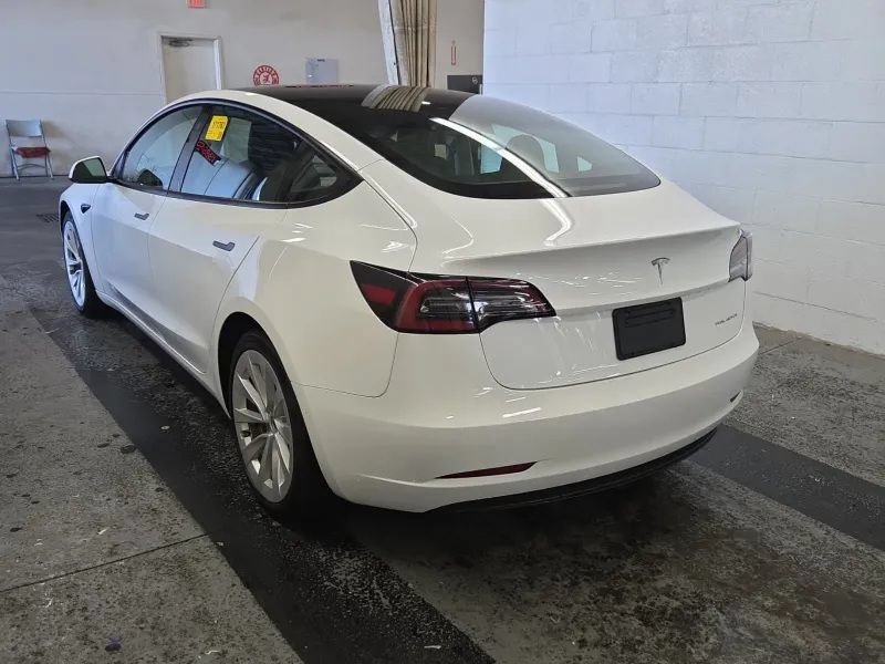 Used 2022 Tesla Model 3 Long Range AWD/4WD image 3