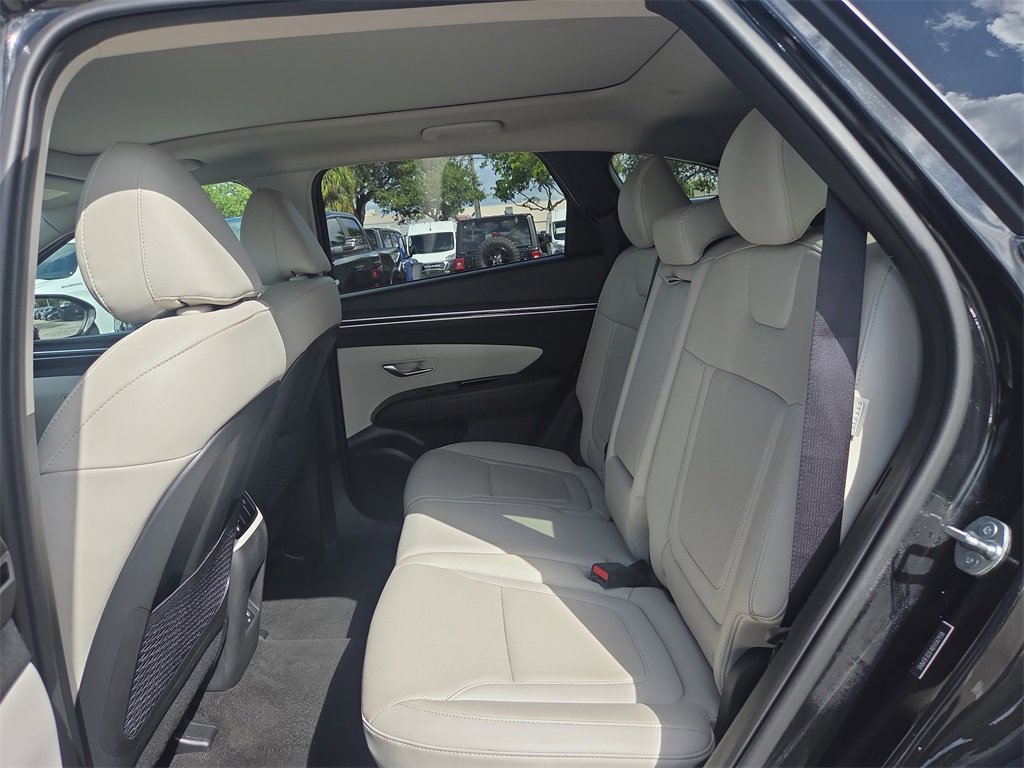 Used 2024 Hyundai Tucson Limited image 16
