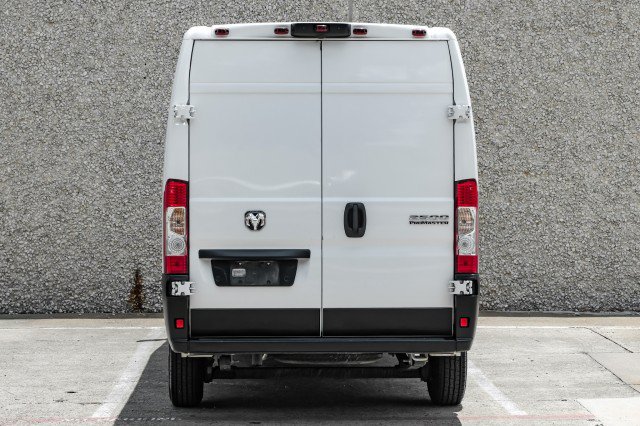 Used 2024 RAM ProMaster 2500 w/ Convenience Group FWD image 9