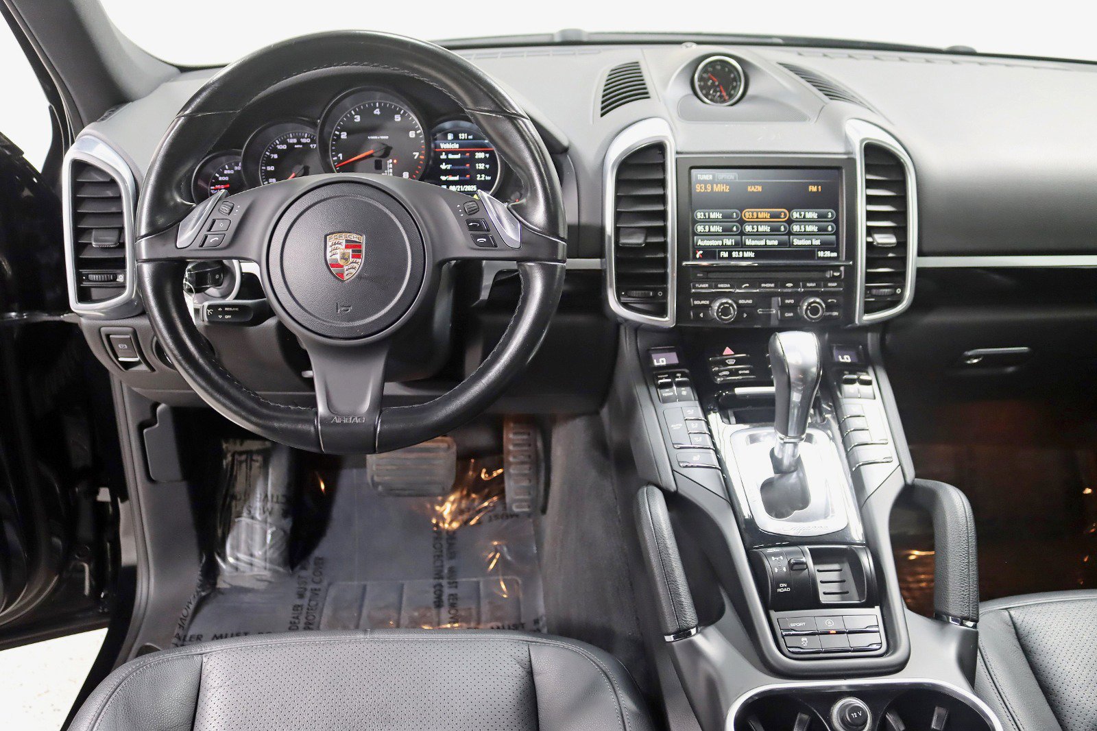 Used 2014 Porsche Cayenne Platinum Edition image 14