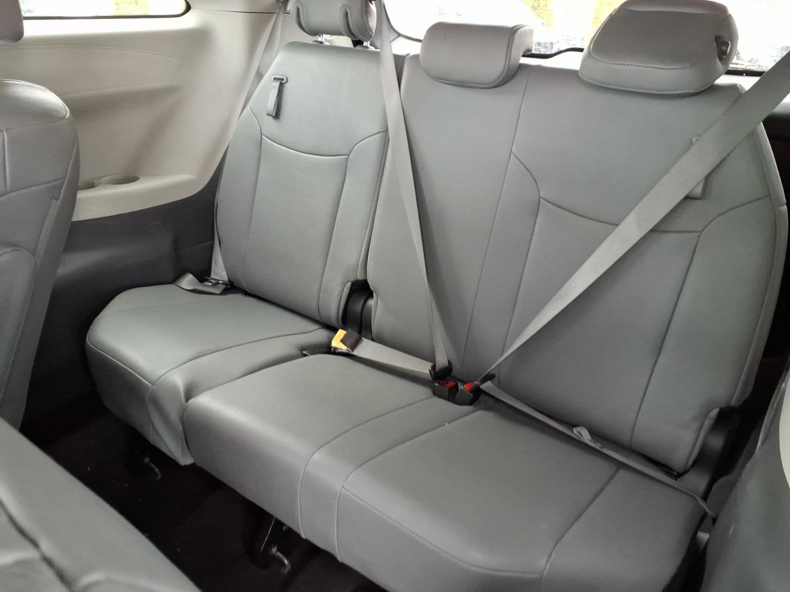 Used 2024 Toyota Sienna XLE image 8