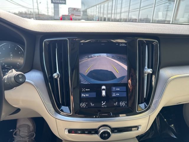 Used 2020 Volvo V60 T5 Cross Country image 26