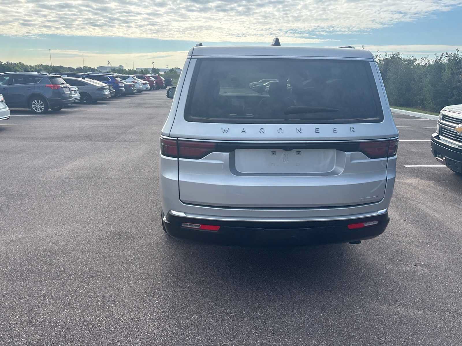 Used 2024 Jeep Wagoneer L Series II w/ Flexible Seating Group AWD/4WD image 35