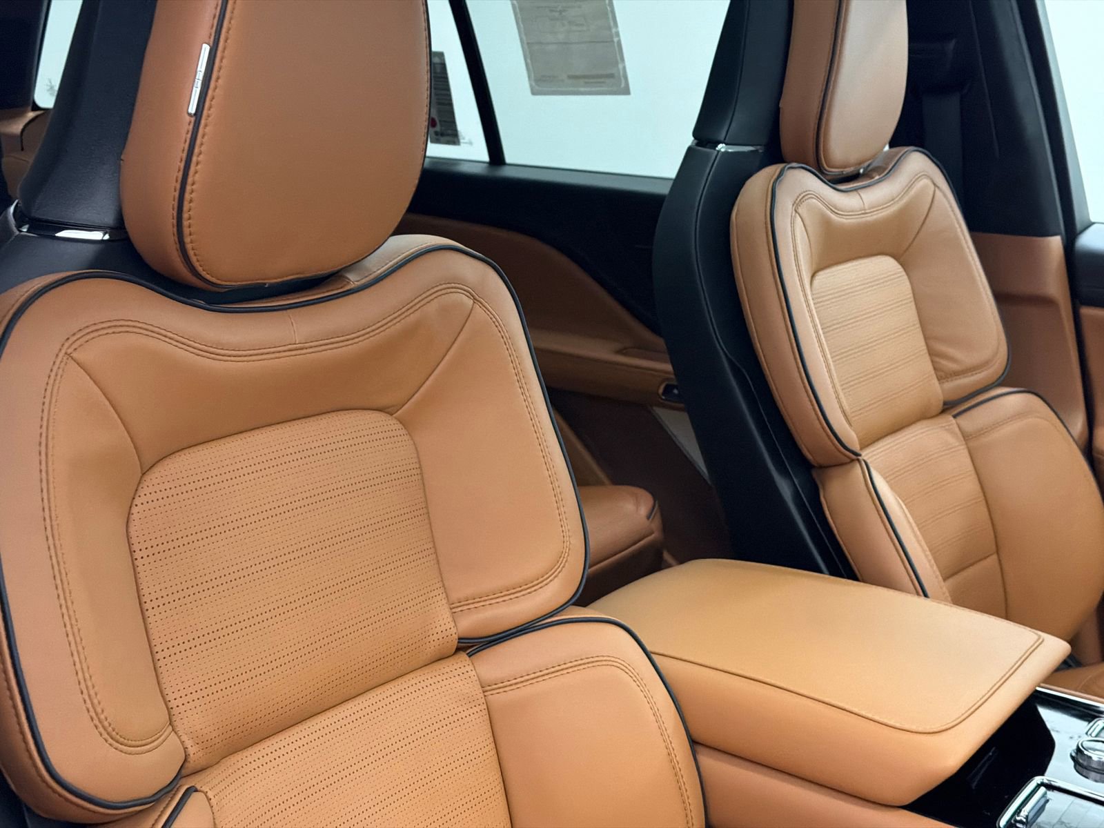 New 2026 Lincoln Aviator Black Label w/ Black Label Special Edition image 12