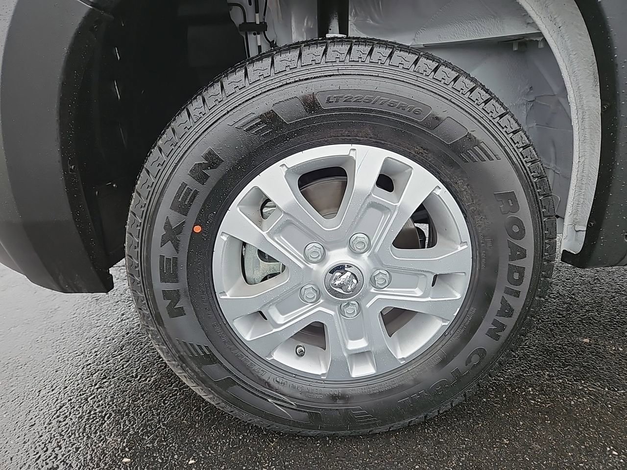 New 2025 RAM ProMaster 2500 w/ Quick Order Package 22G SLT image 8