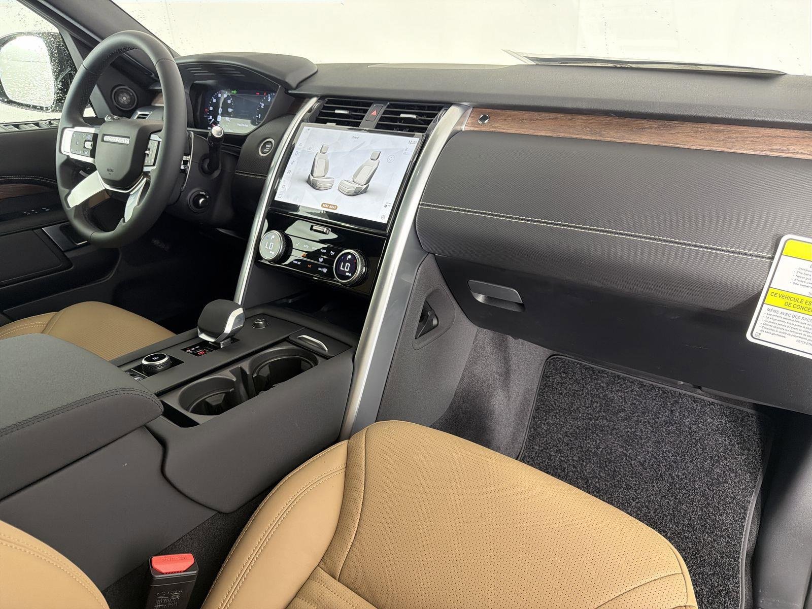 New 2026 Land Rover Discovery Dynamic SE image 34