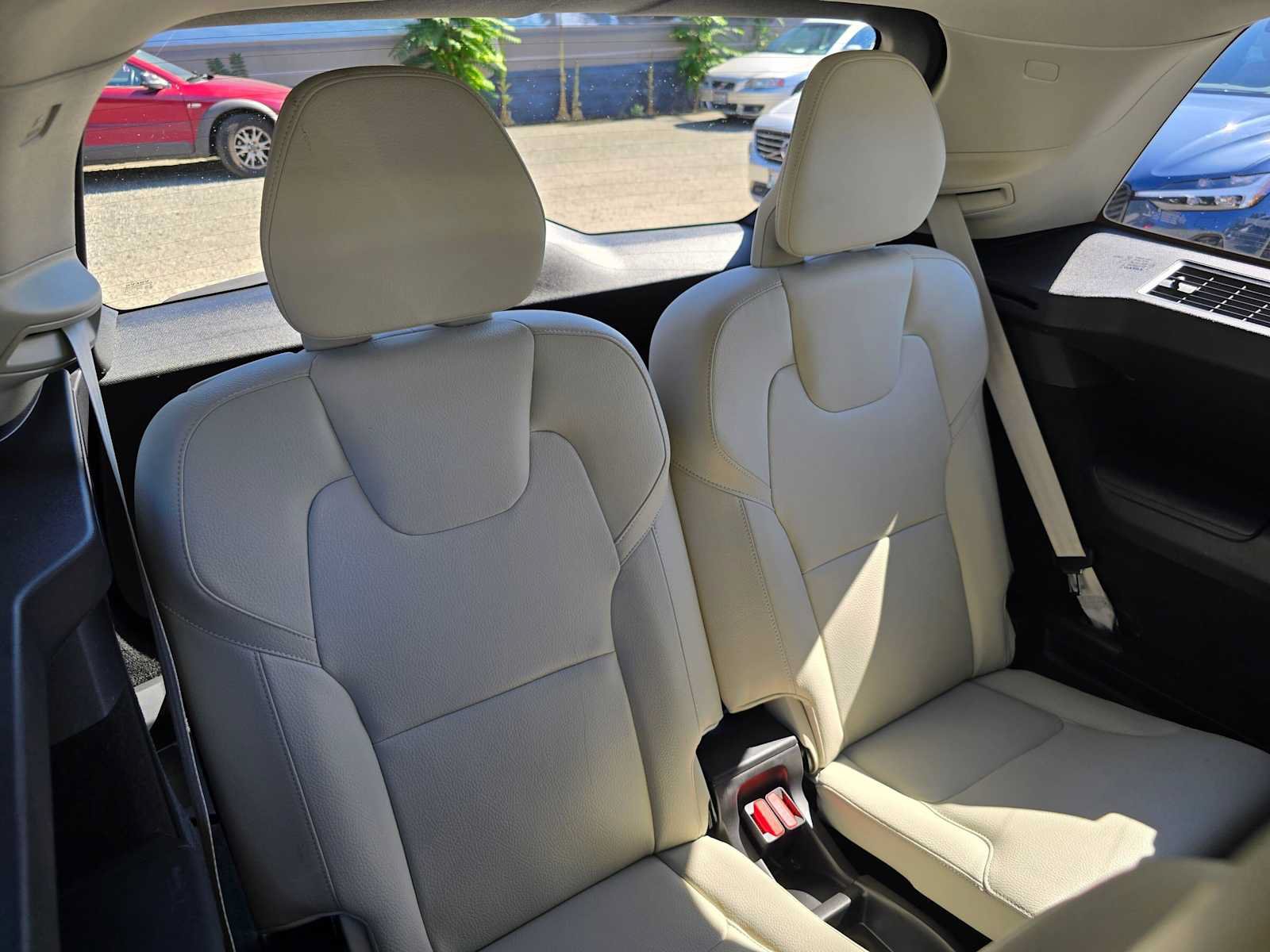 Used 2023 Volvo XC90 B5 Core w/ Protection Package Premier AWD/4WD image 15