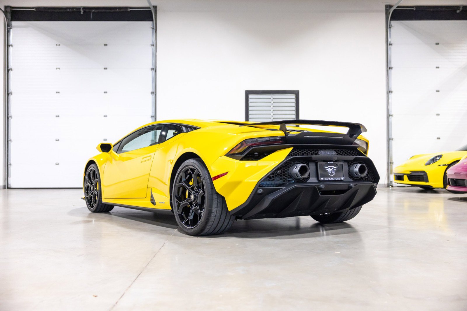 Used 2023 Lamborghini Huracan Tecnica RWD image 6