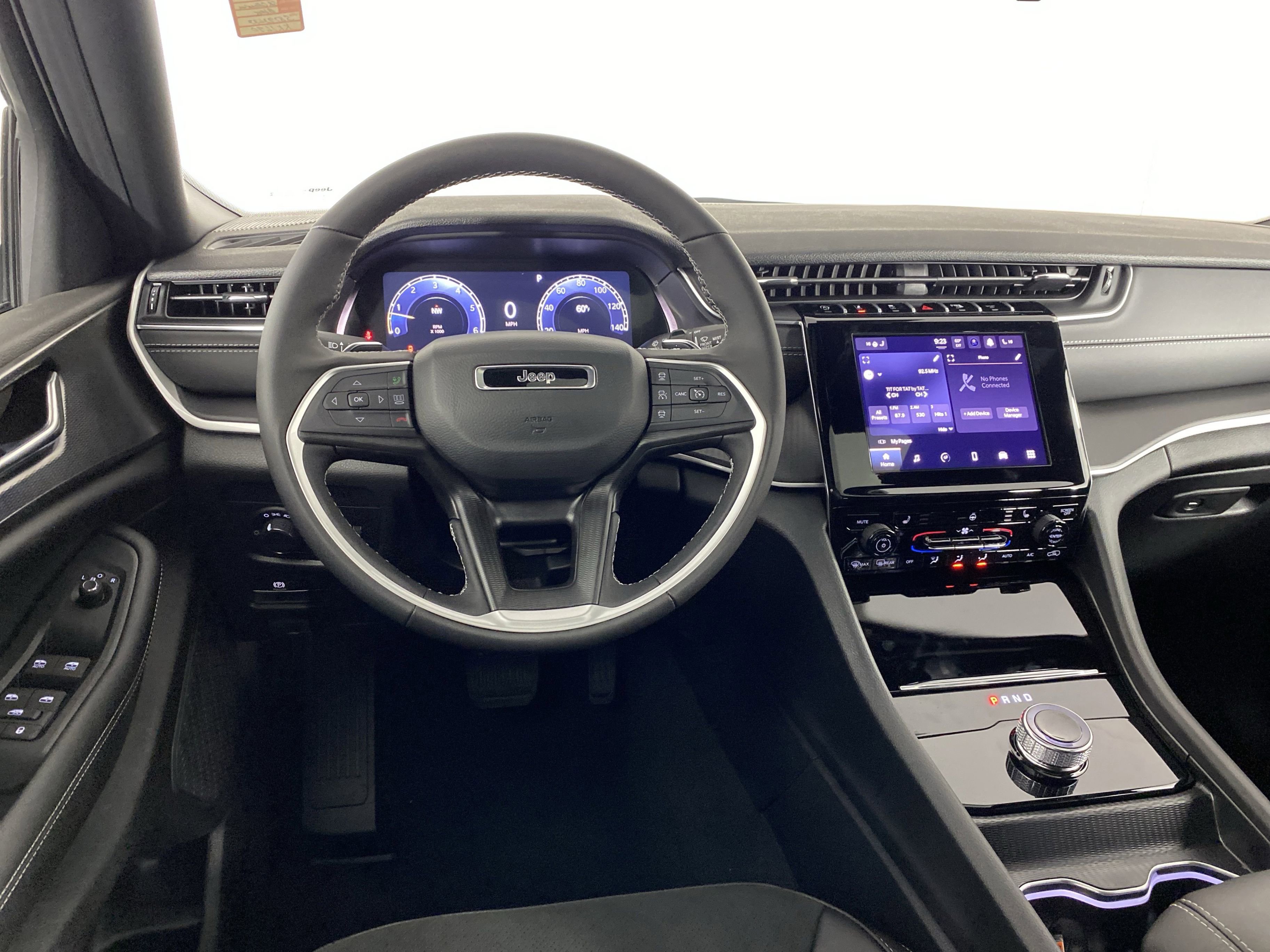 New 2025 Jeep Grand Cherokee L Altitude image 17