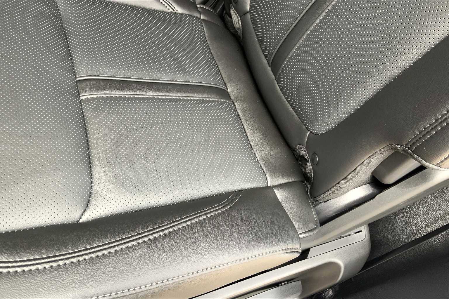 New 2025 Jeep Wagoneer w/ Convenience Group I image 18