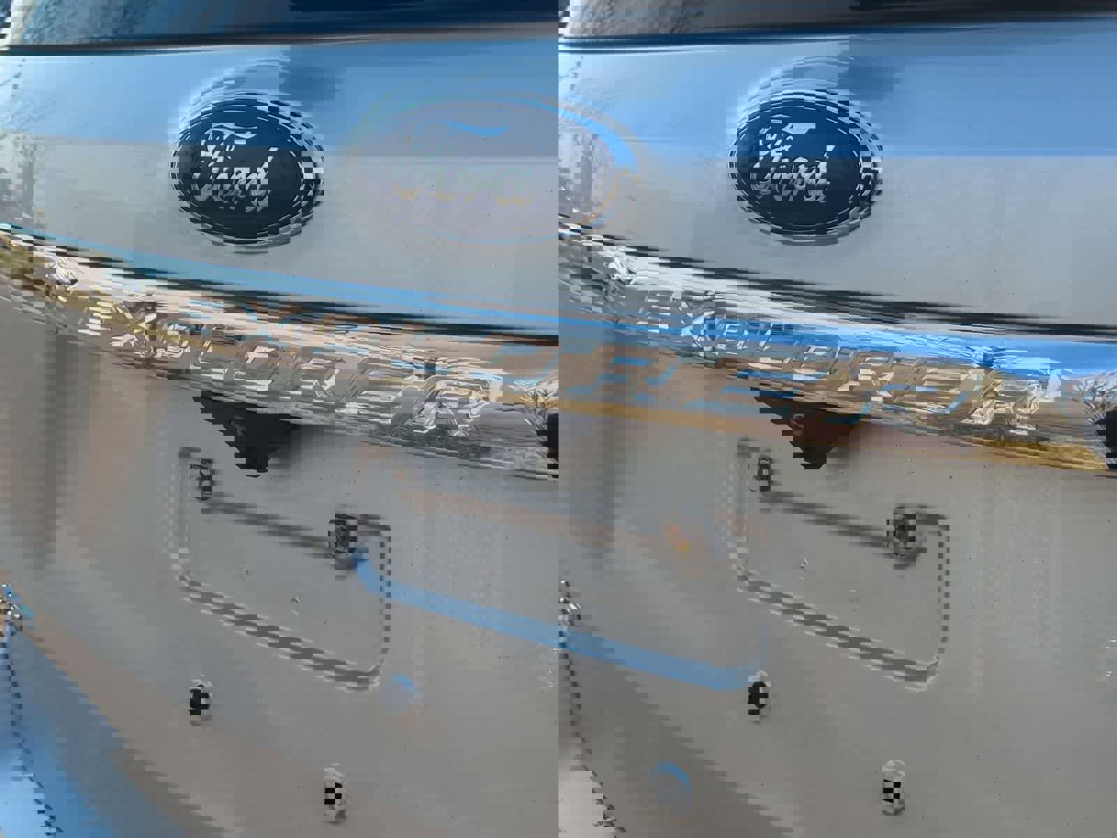 Used 2016 Ford Explorer XLT w/ Equipment Group 202A image 12