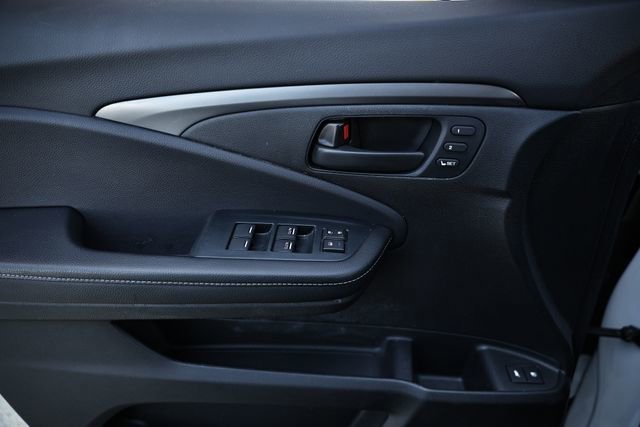 Used 2023 Honda Passport EX-L image 15